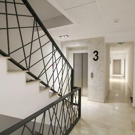 Apartment Parliament 19 *