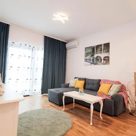 Parliament 19 Apartment