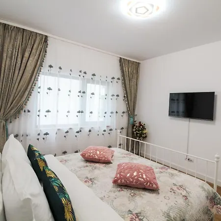 Parliament 19 Apartment *