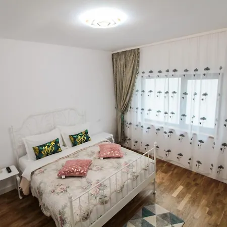 Parliament 19 Apartment